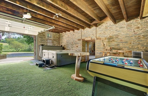 Saint-Sulpice-des-Landes House | Grand Le Jeanneau Cottage with Spa, Peaceful Nature Retreat for 15 Guests