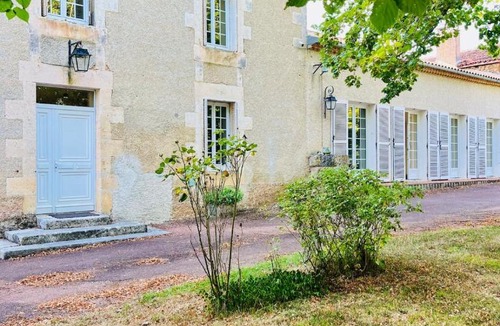 Marillac-le-Franc House | Grande demeure charentaise au calme, avec piscine et jardins