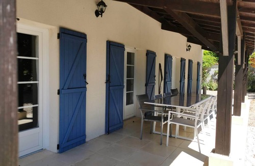 Segonzac House | Group 4-bedroom gîte - Cognac countryside, pool, games room, pet friendly