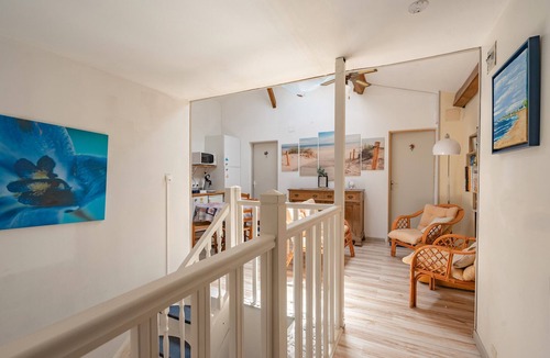 Marennes House | Guest Room 'Coup De Cœur' with Shared Terrace, Private Garden, and Wi-Fi