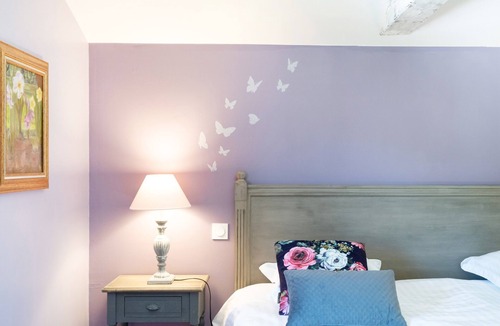 Garrey Bed & Breakfast | Guest Room 'Domaine De La Barthe - Anna' with Shared Pool, Terrace and Wi-Fi