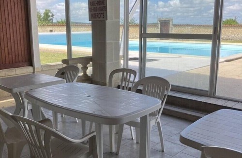 Segonzac Bed & Breakfast | Guest Room 'Room 1 for 2 People' with Shared Pool, Shared Terrace and Wi-Fi