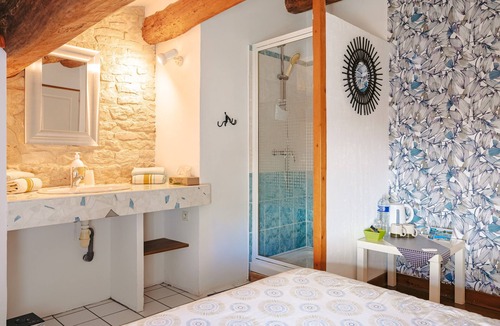 Courcon Bed & Breakfast | Guest Rooms - Aubépine and Bleuet Rooms
