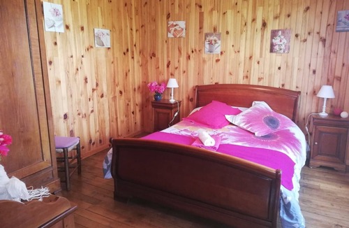 Arnac-la-Poste House | Guesthouse “Le Relais” with Shared Terrace, Garden, and Wi-Fi