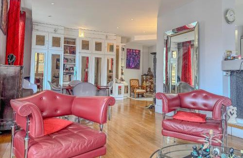 Quartier Hyper-Centre Apartment | #H3 Le Fantasque City-center shops nearby T2