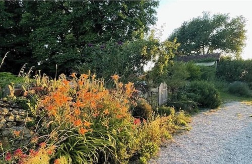 Beraut House | Hameau du Hour, "L'Étable" Vacation Rental: 3 bedrooms - Sleeps 7 - Gers, between Condom and Lectoure