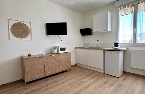 Breuillet Apartment | HAVANE Studio, brand-new, near Royan and the beaches—quiet and fully equipped