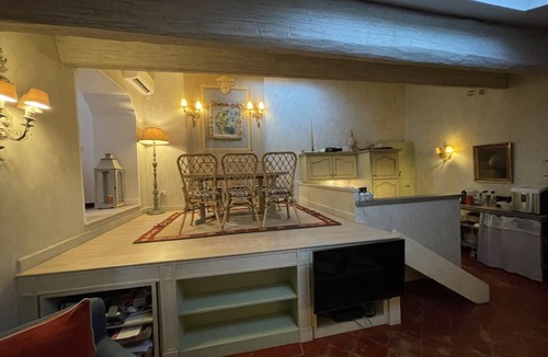 Old Town Apartment | Heart of the City – 1.600 sq ft Apartment with 2 Terraces & View