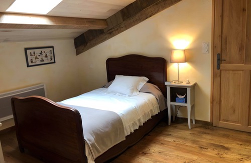 Iholdy Bed & Breakfast | Hocha Guest Rooms with Private Garden and Wi-Fi
