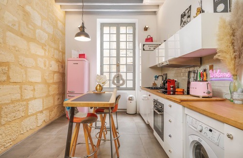 Capucins - Victoire Apartment | Holiday Apartment "Perle Rare Au Coeur De Bordeaux" with Wi-Fi
