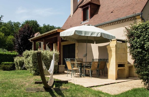 Castelnaud-la-Chapelle House | Holiday Home in Castelnaud-la-Chapelle with Swimming Pool