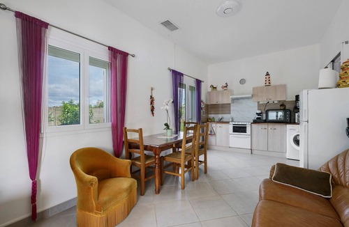 Saint-Ciers-du-Taillon House | Holiday Home "Le Cocon Taillonais" with Private Pool, Wi-Fi & Air Conditioning