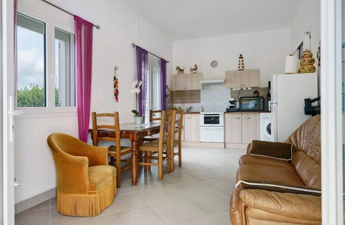 Saint-Ciers-du-Taillon House | Holiday Home "Le Cocon Taillonais" with Private Pool, Wi-Fi & Air Conditioning