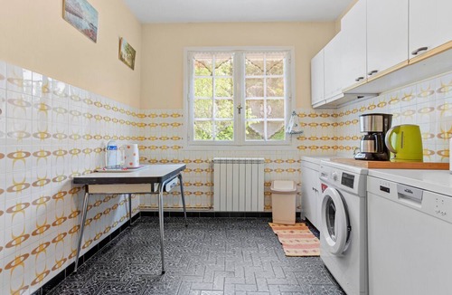 Meounes-les-Montrieux Apartment | Holiday Home for 7 Guests with Pool – Il Bosco