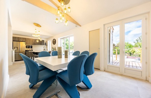 Carignan-de-Bordeaux House | Holiday Home “Le Domaine De Peyvideau” with Private Pool, Terrace, and Wi-Fi