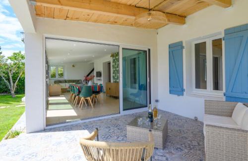Noirmoutier-en-l'Ile House | Holiday Home Nostress-Villa 6 pers by Interhome