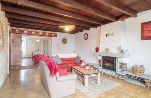 Berneuil House | Holiday Home Gîte La Truffière Saintongeaise by Interhome