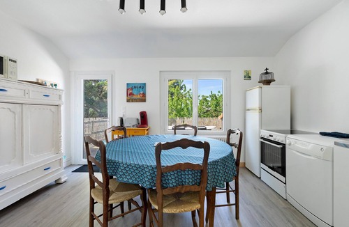 Saint-Florent-le-Vieil House | Holiday Home 'Gîte De L'etrie' with Private Terrace, Private Garden and Wi-Fi