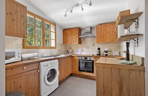 Gaillan-en-Medoc House | Holiday Home "Gîte De La Cascade" with Private Pool, Garden, and Wi-Fi
