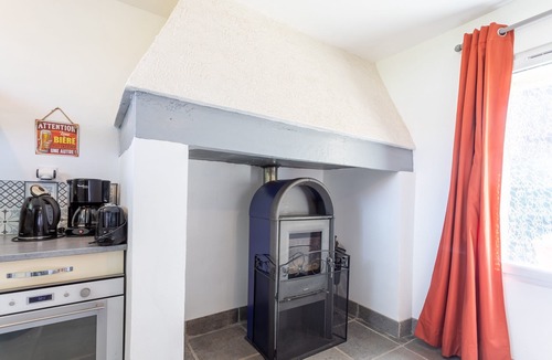 Mont House | Holiday Home 'Gîte les Charmilles' with Private Terrace, Garden and Wi-Fi