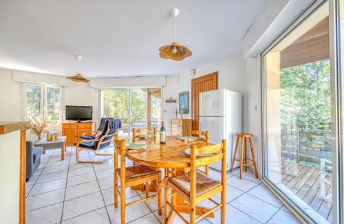 Maubuisson House | Holiday home in Carcans: between lake and ocean, close to cycle paths