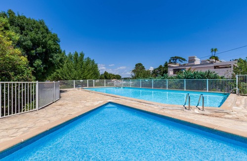 Le Mourillon House | Holiday Home “Jolie Maison Proche Plage” with Pool, Mountain View and Wi-Fi