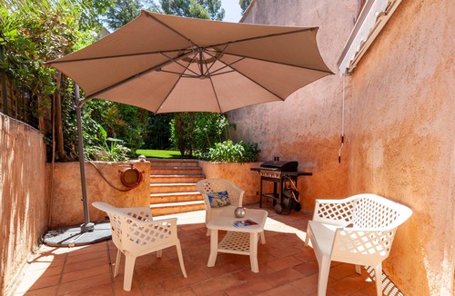 Le Mourillon House | Holiday Home “Jolie Maison Proche Plage” with Pool, Mountain View and Wi-Fi
