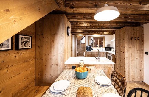 La Feclaz Apartment | Holiday Home “L'alpin” with Mountain View
