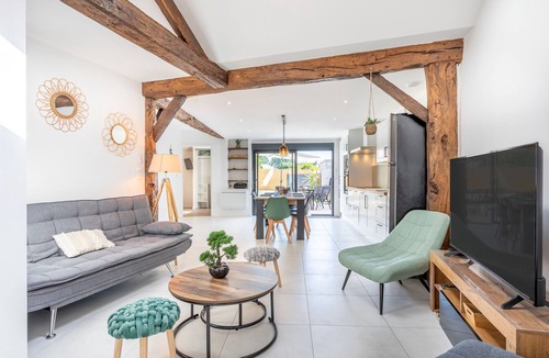 Beauvoir-sur-Mer House | Holiday Home 'La Goisette' with Private Terrace, Private Garden and Wi-Fi