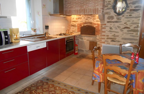 Nouzerolles House | Holiday Home “La Charmille” with Private Terrace and Garden