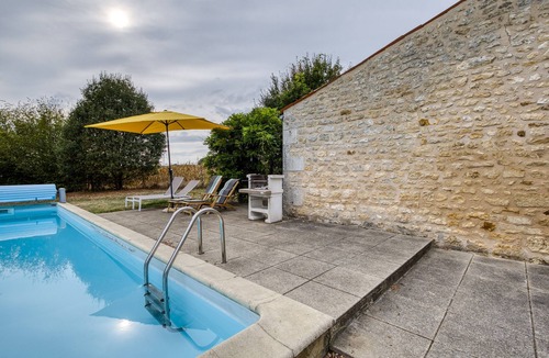 Champagnolles House | Holiday Home 'La Musardière' with Private Pool, Private Terrace and Wi-Fi
