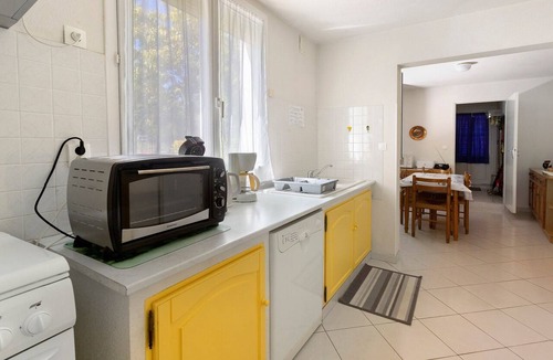 Saint-Denis-du-Pin House | Holiday Home 'Le Marronnier D'Armandine' with Private Terrace, Private Garden and Wi-Fi