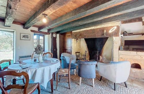 Jayac House | Holiday Home Le Petit Gîte by Interhome