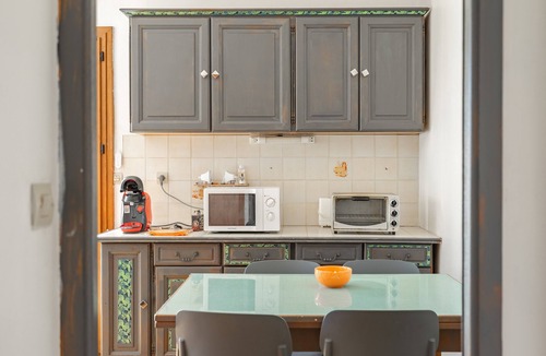 Saintes House | Holiday Home 'Maison De Famille' with Private Terrace and Garden