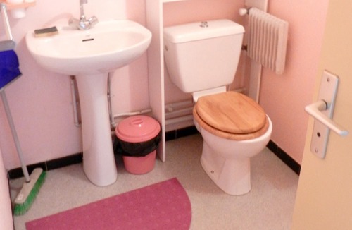 Allevard Apartment | Homerez - Amazing studio 1 km away from the slopes for 4 ppl. with shared pool