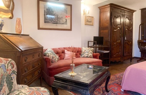 Sainte-Croix-Du-Mont Apartment | Homerez - Apt in Sainte-Croix-du-Mont