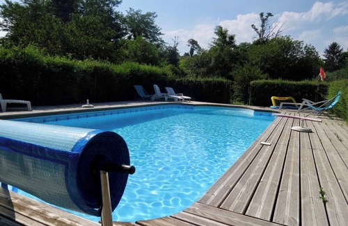 Blaignac Apartment | Homerez - Apt Blaignac w/pool