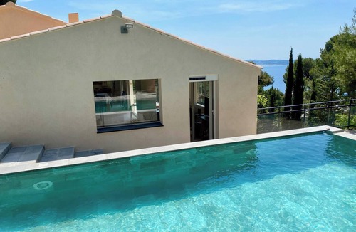 Hyeres Apartment | Homerez - Comf. Apart Hyères