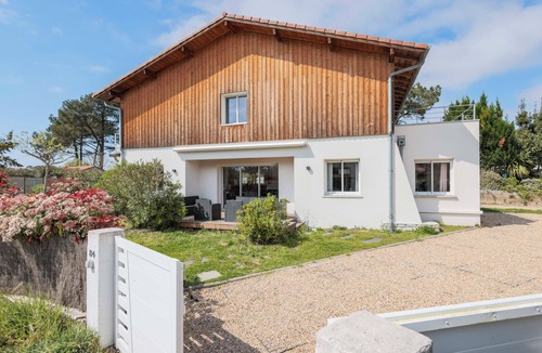 Soorts-Hossegor Villa | Hossegor! Villa 5 * and heated pool, lake and town center on foot!