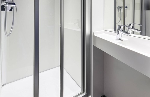Villeneuve-Loubet Hotel | hotelF1 Nice Villeneuve-Loubet