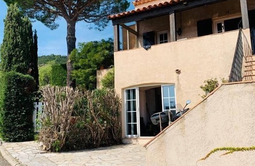 Les Issambres House | House 8 pers. Sea view in private domain, at the edge of the forest; Mountain biking, hiking