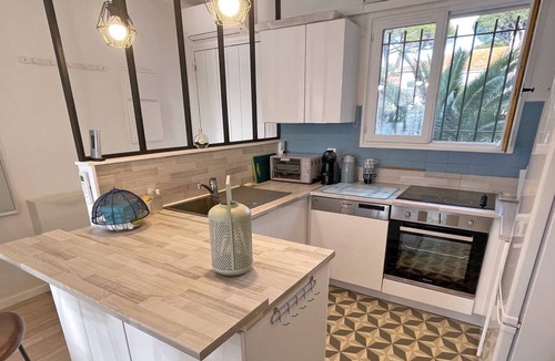 Sainte-Maxime House | House for 4 people – Air conditioning – Terrace – WiFi – Near town center and shops –.