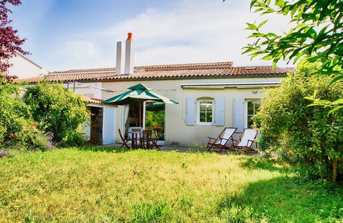 Saint-Martin-de-Re House | House for 6 in the heart of Saint Martin