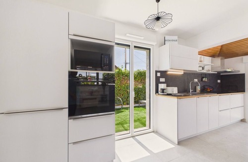 Le Cormier House | House for 6, garden, 30m from the sea