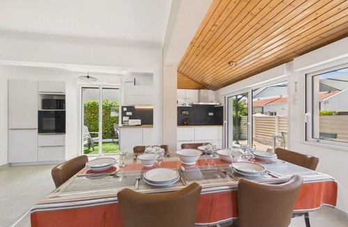 Le Cormier House | House for 6, garden, 30m from the sea