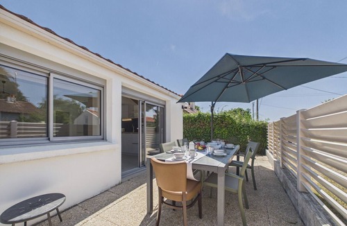 Le Cormier House | House for 6, garden, 30m from the sea