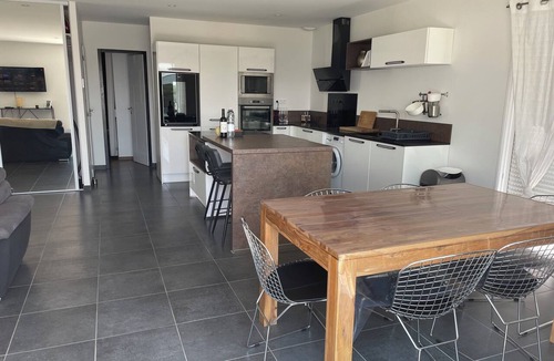 Saubrigues House | House for Rent with a Pool and a Playhouse for Kids