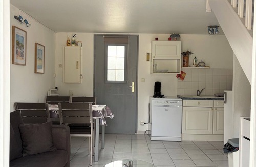 Quartier du Stade House | House in private residence with swimming pool and bicycles, 20 min walk from the beach