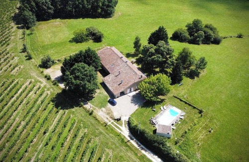 Sauveterre-De-Guyenne House | House, pool and vineyards near St Emilion