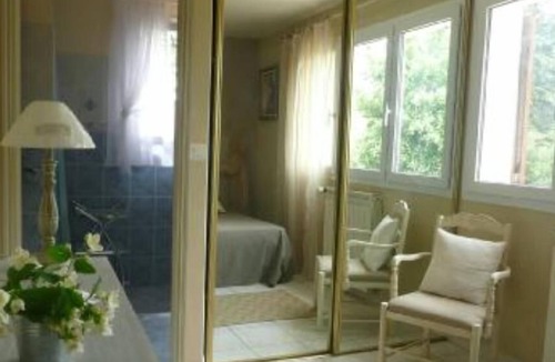 Saint-Vallier-de-Thiey Apartment | House / Villa - Saint-Vallier-de-thiey